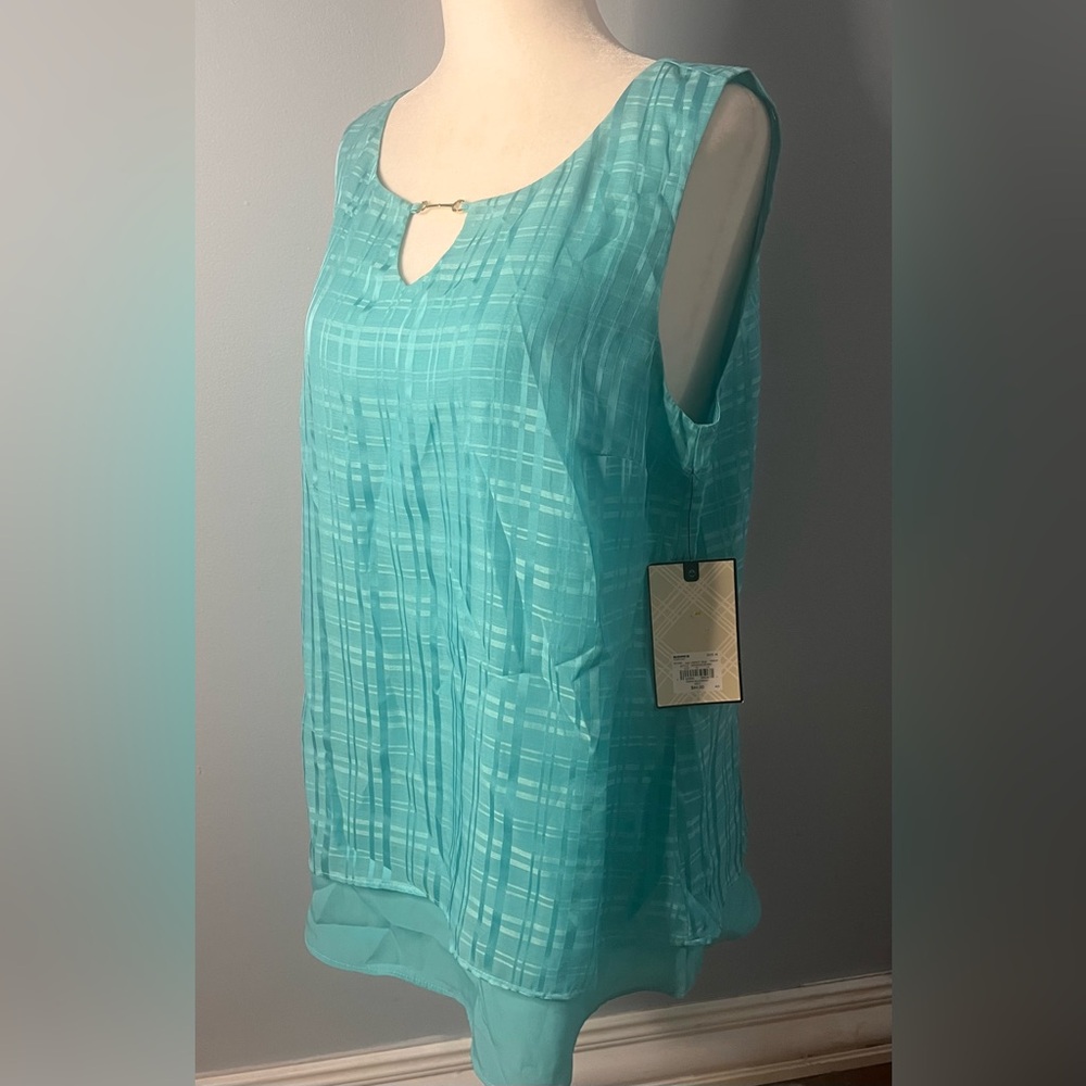 Dana Bachman Teal Colored Top w/ Stirup Closure Front!